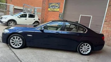 BMW 5 Series 2011 photo 2