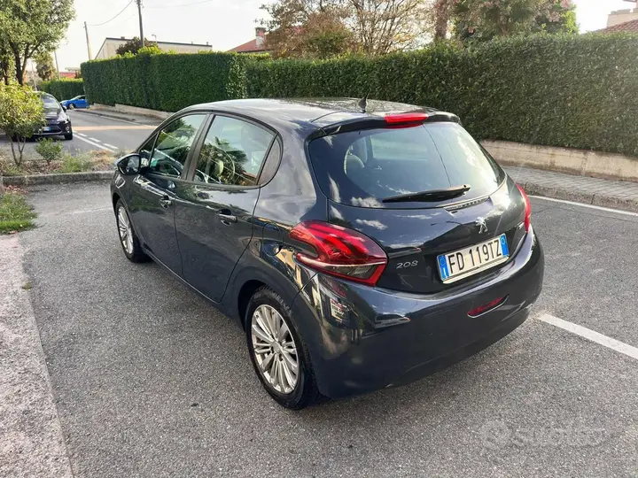 Peugeot 208 2016 photo 4