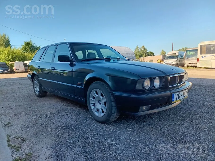 BMW 524