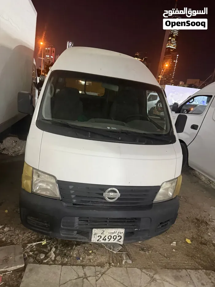 Nissan Urvan 2010 photo 3
