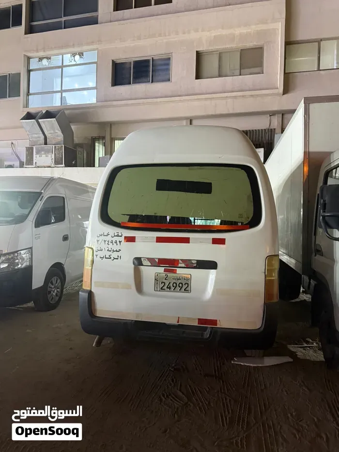 Nissan Urvan 2010 photo 4