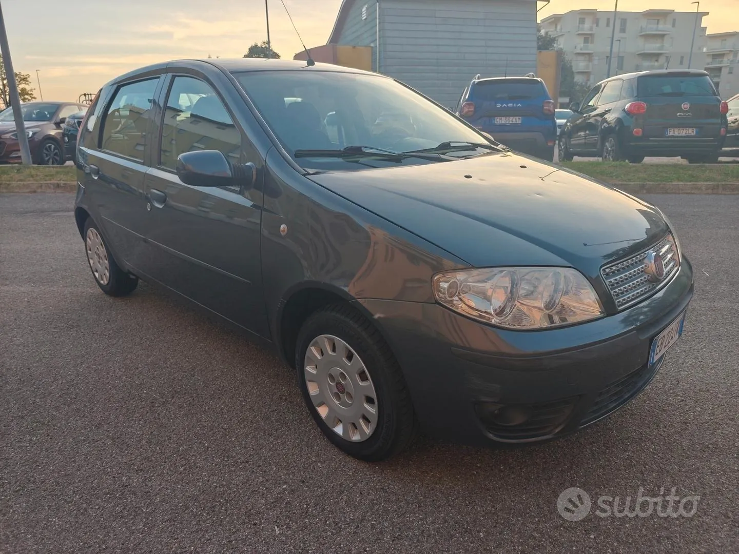 Fiat Punto 2010 photo 2