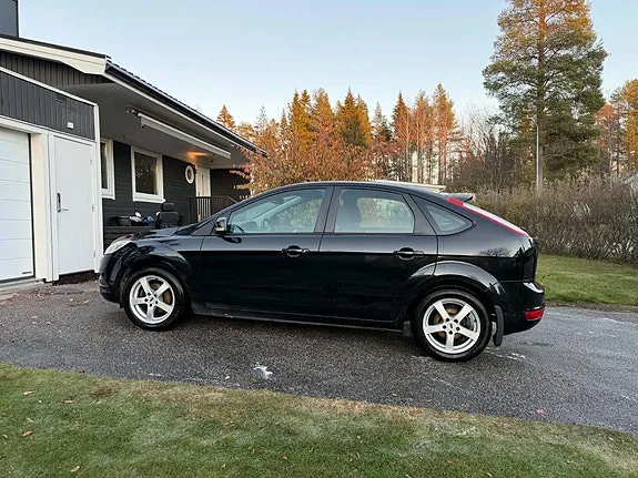 Ford Focus 2011 photo 2
