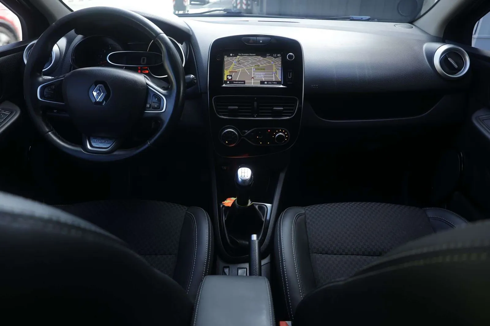 Renault Clio 2019 photo 2