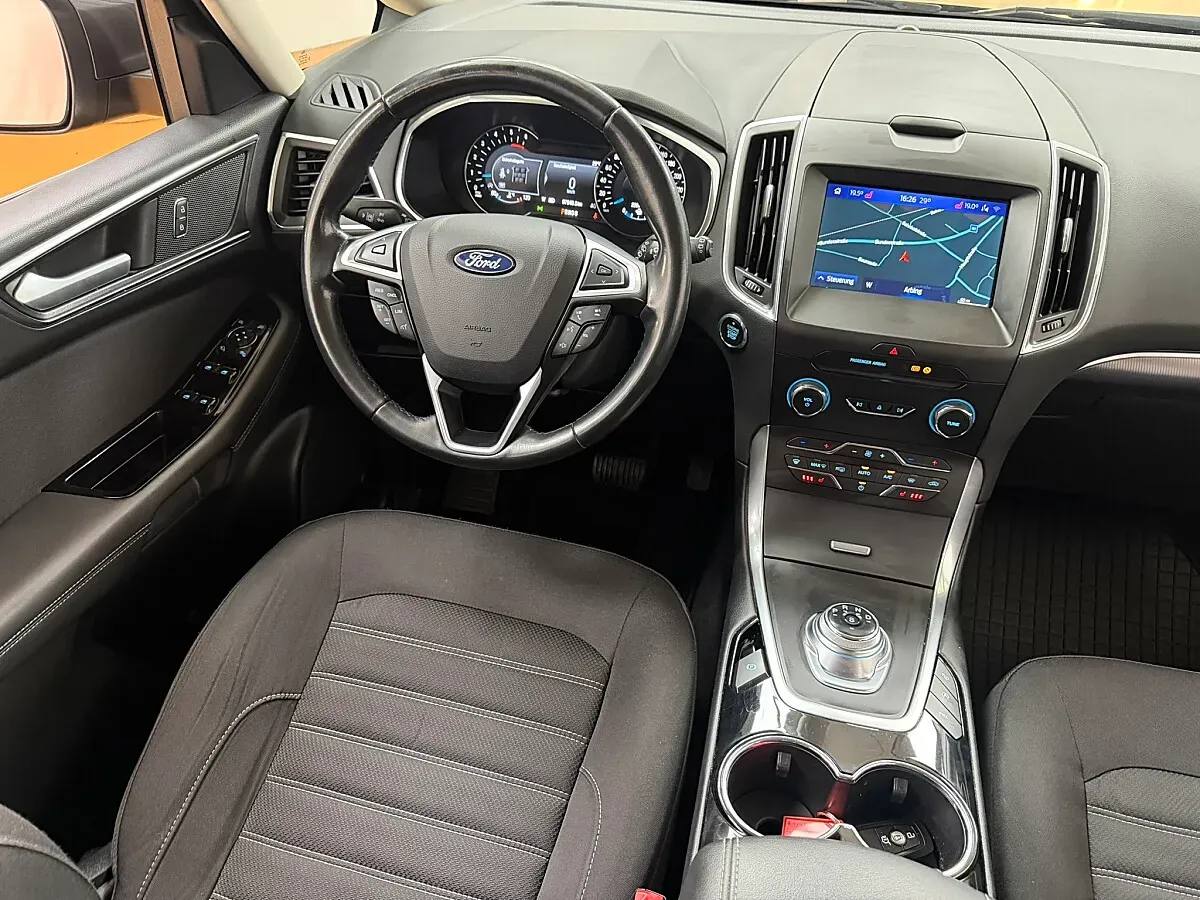 Ford Galaxy 2020 photo 2
