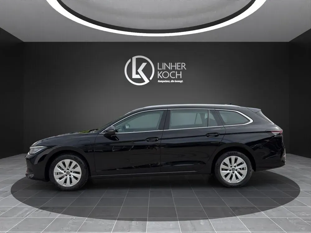 Volkswagen Passat 2026 photo 2