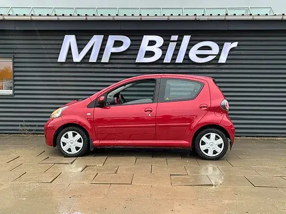 Toyota Aygo 2010 photo 2