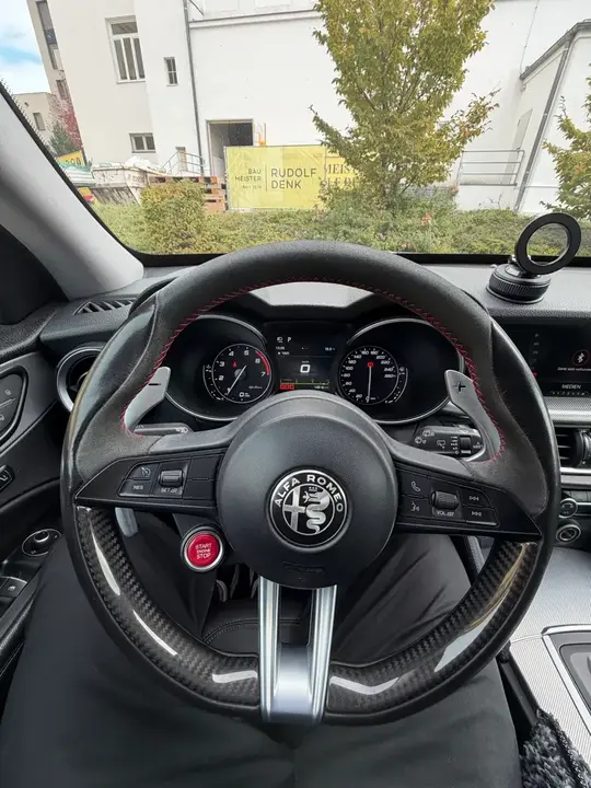 Alfa Romeo Stelvio 2018 photo 2
