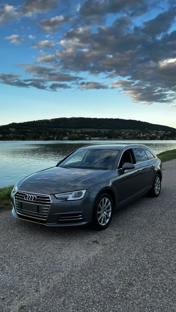 Audi A4 2018 photo 2