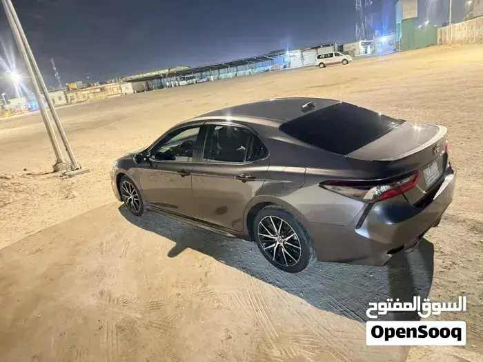 Toyota Camry 2021 photo 2