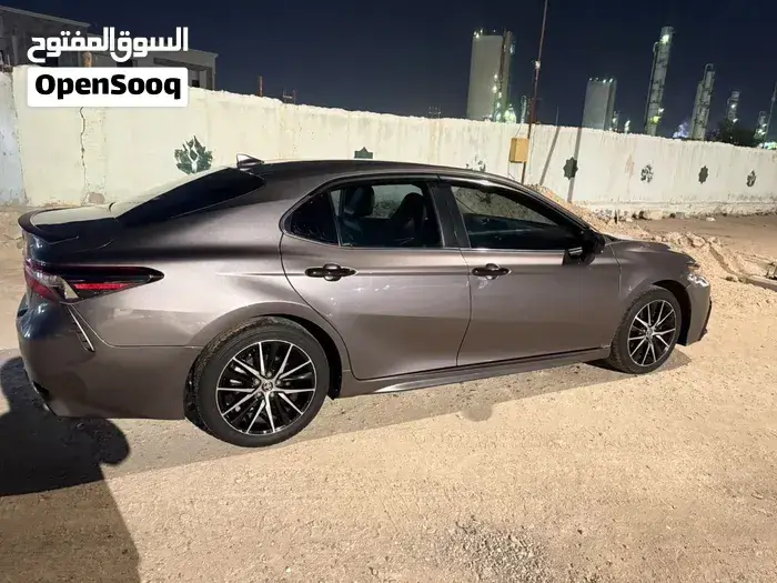 Toyota Camry 2021 photo 3