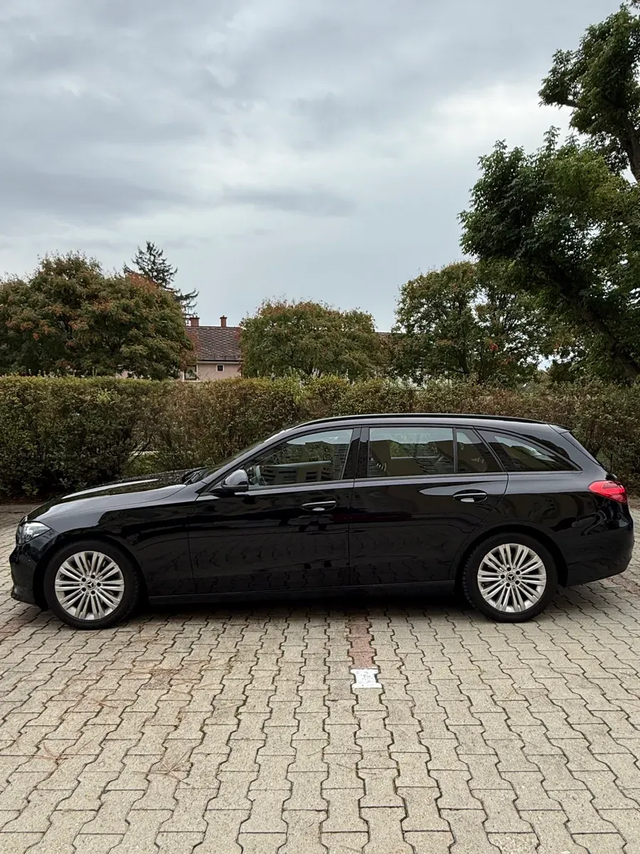 Mercedes-Benz C-Class 2022 photo 2