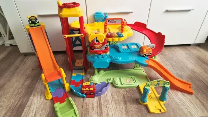 Vtech Tut Tut Baby Flitzer Parkgarage + Sprungschanze