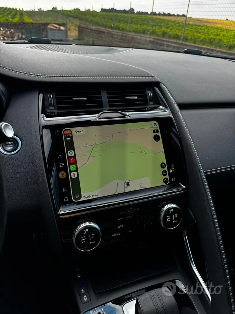 Jaguar E-Pace 2023 photo 4