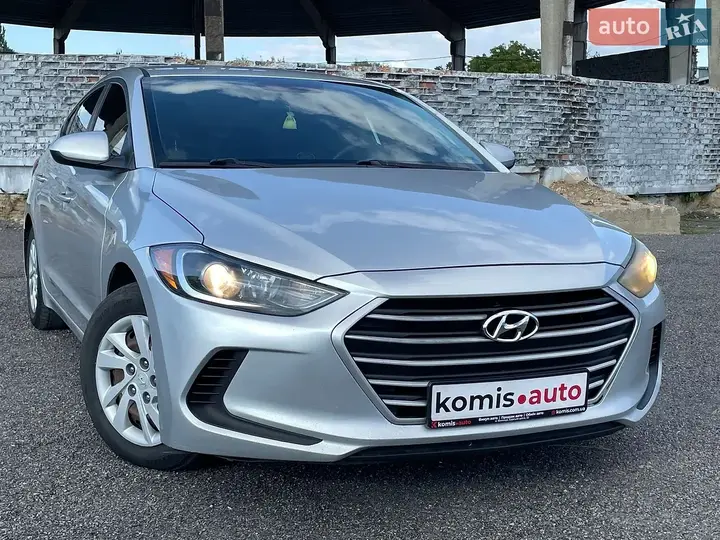 Hyundai Elantra 2018 photo 3