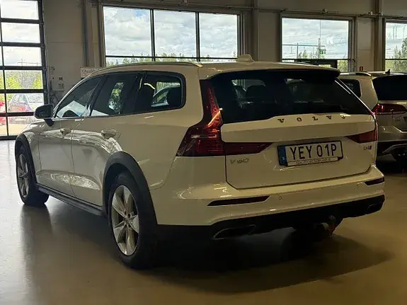 Volvo V60 Cross Country 2019 photo 4