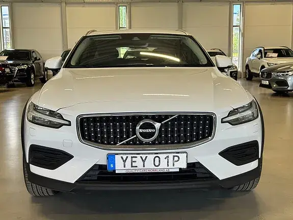 Volvo V60 Cross Country 2019 photo 2