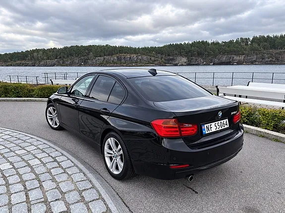 BMW 318D 2012 photo 3