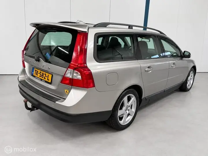 Volvo V70 2007 photo 2