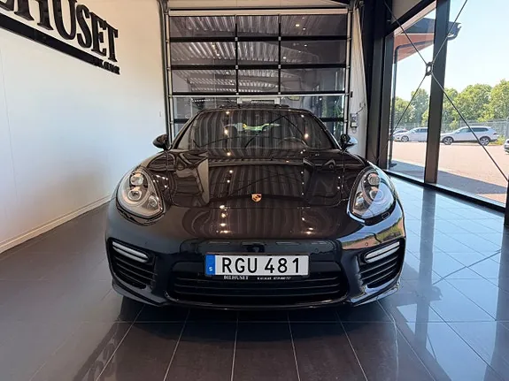 Porsche Panamera Gts 2014 photo 2