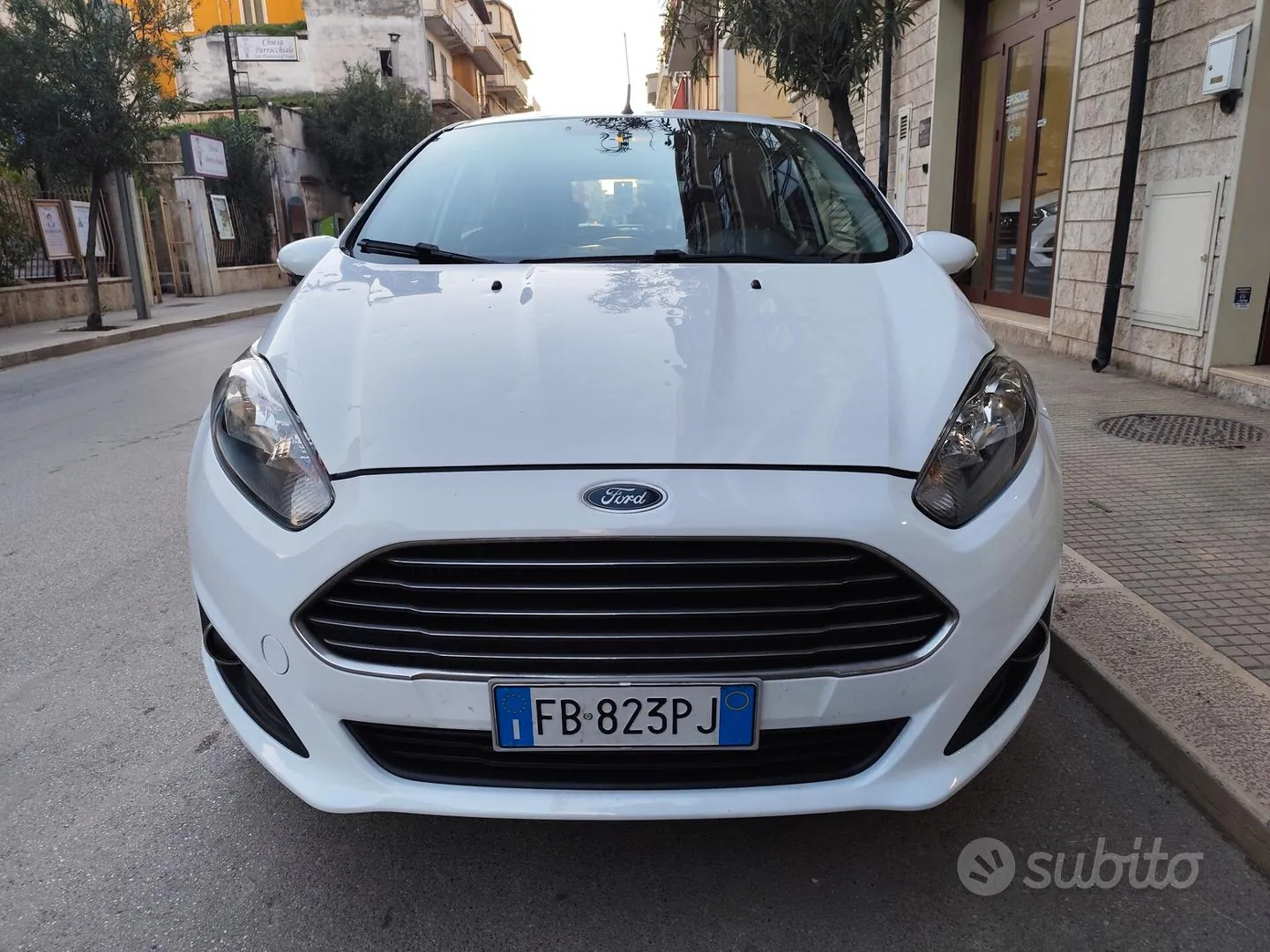 Ford Fiesta 2016 photo 2