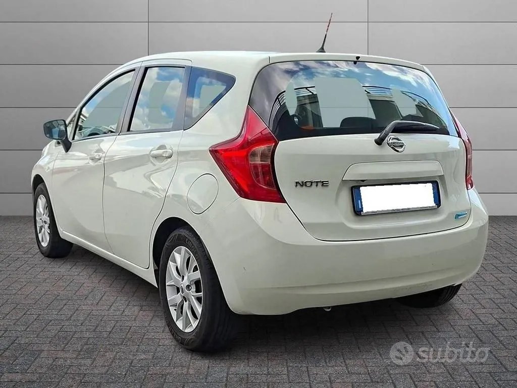 Nissan Note 2015 photo 2