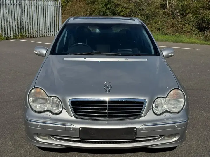Mercedes-Benz C-Class 2001 photo 2