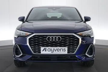 Audi Q3 2022 photo 2