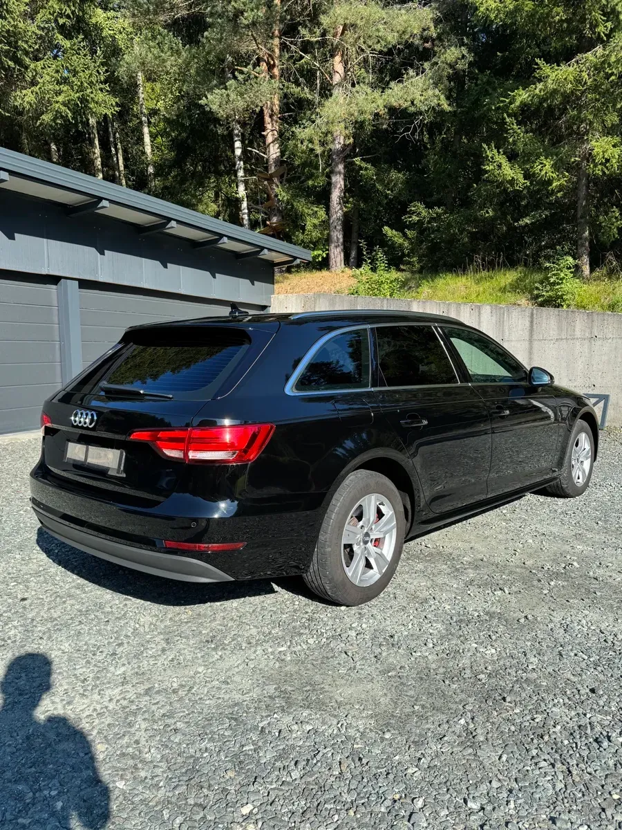 Audi A4 2017 photo 2