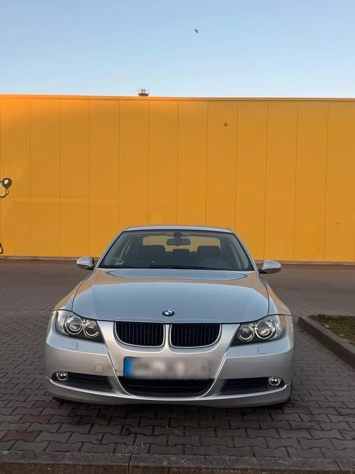 BMW 318I