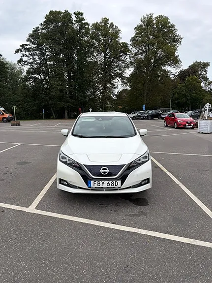 Nissan Leaf 2019 photo 2