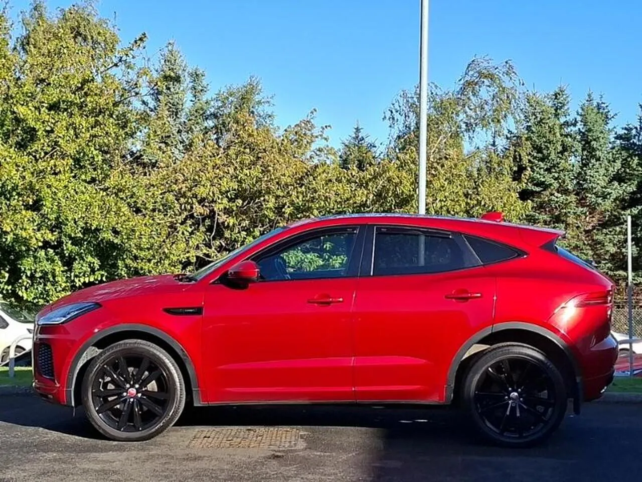 Jaguar E-Pace 2018 photo 4