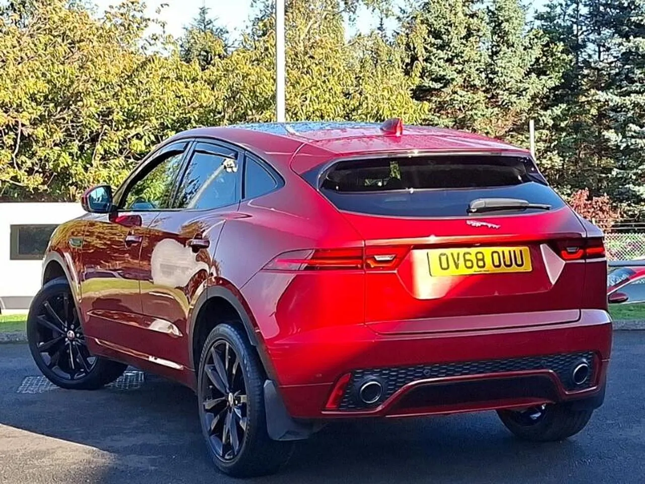 Jaguar E-Pace 2018 photo 2
