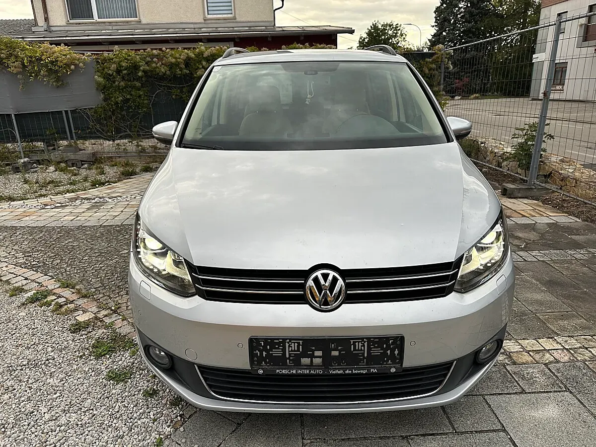 Volkswagen Touran 2015 photo 2
