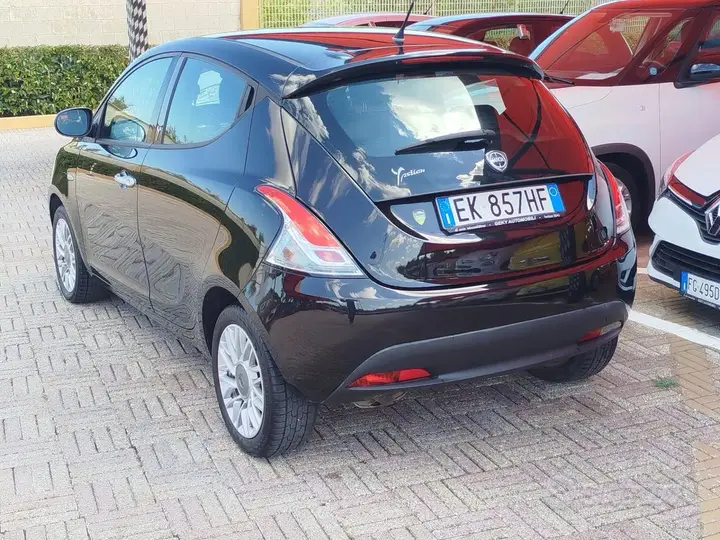 Lancia Ypsilon 2011 photo 3
