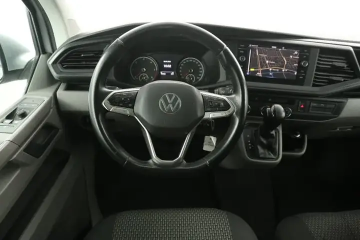 Volkswagen Transporter 2021 photo 2