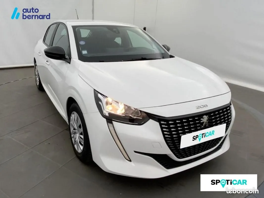 Peugeot 208 2022 photo 3