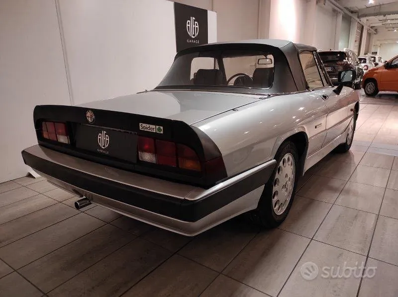 Alfa Romeo Spider 1989 photo 5