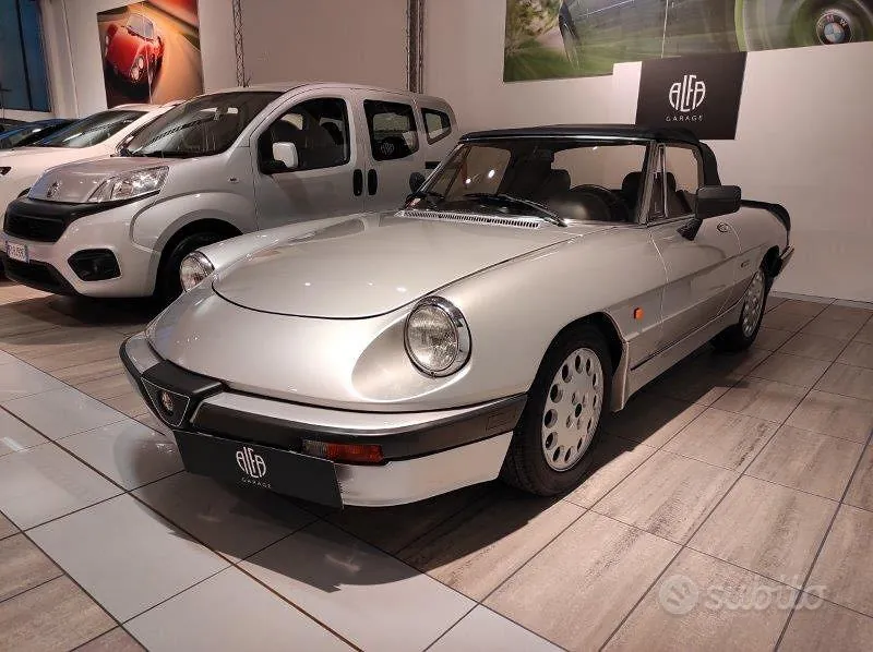 Alfa Romeo Spider 1989 photo 2