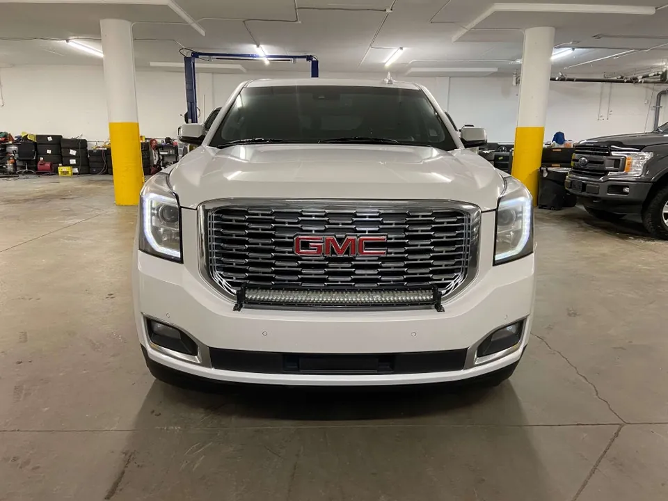 GMC Yukon 2020 photo 2