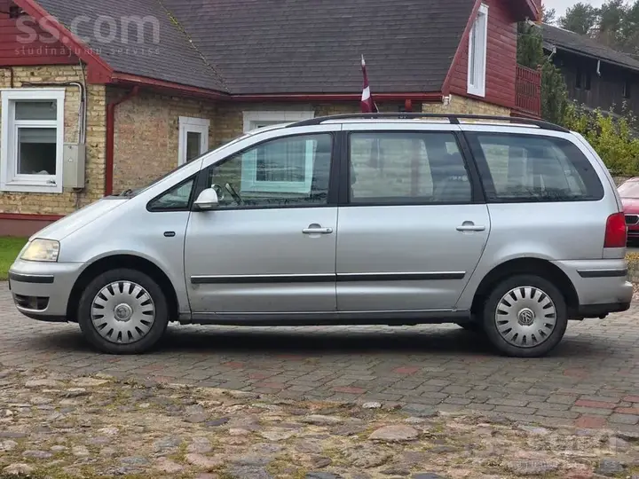 Volkswagen Sharan 2006 photo 2