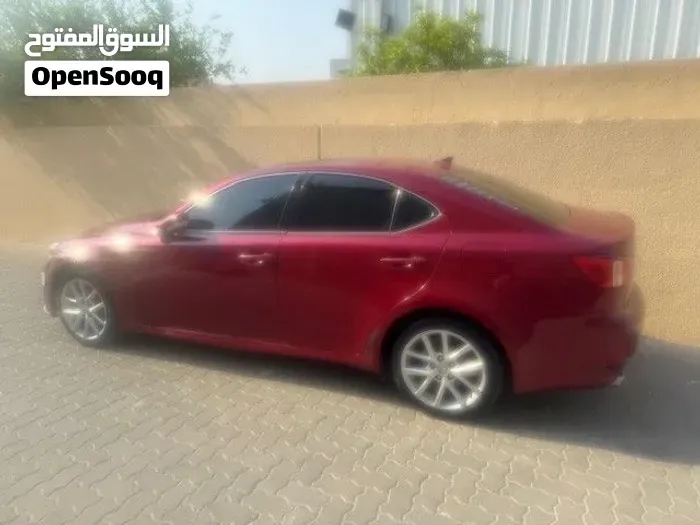 Lexus Is 250 2011 photo 2