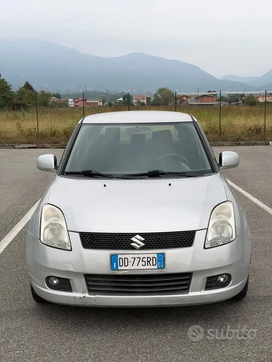 Suzuki Swift 2005 photo 5