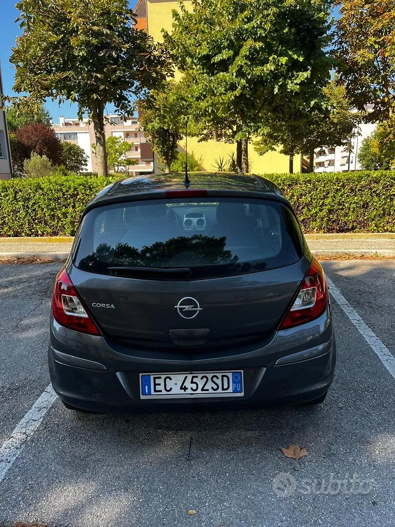 Opel Corsa 2010 photo 3