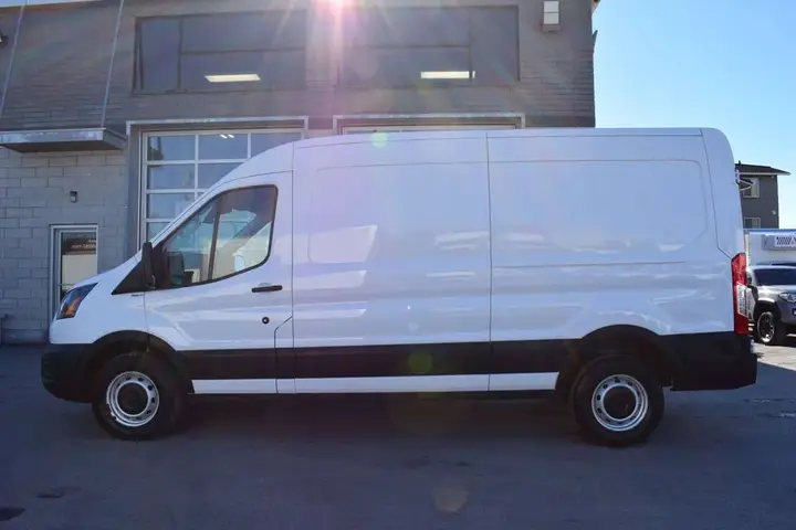 Ford Transit Cargo 2024 photo 3