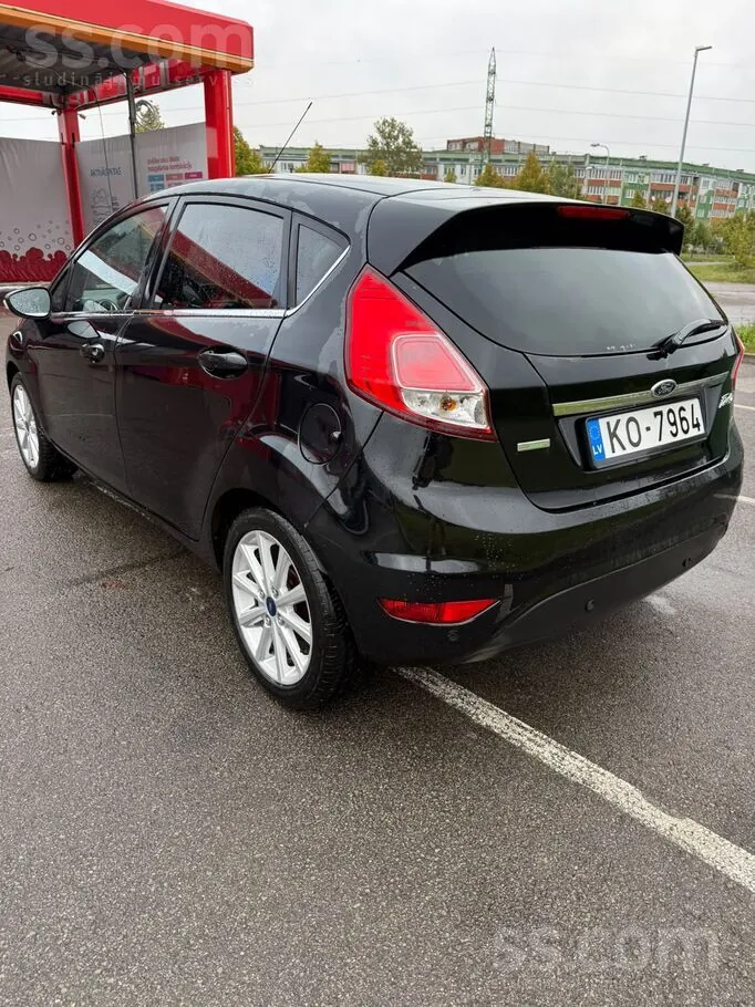 Ford Fiesta 2016 photo 2