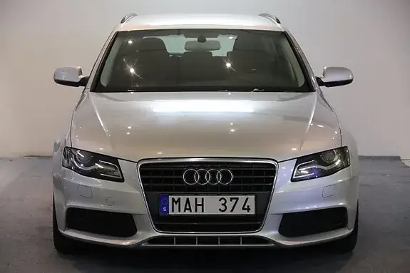 Audi A4 2012 photo 2