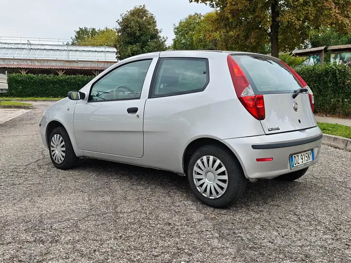 Fiat Punto 2009 photo 5