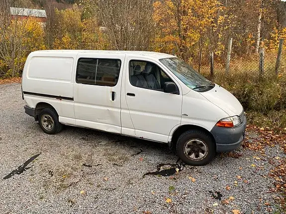 Toyota Hiace 2005 photo 2