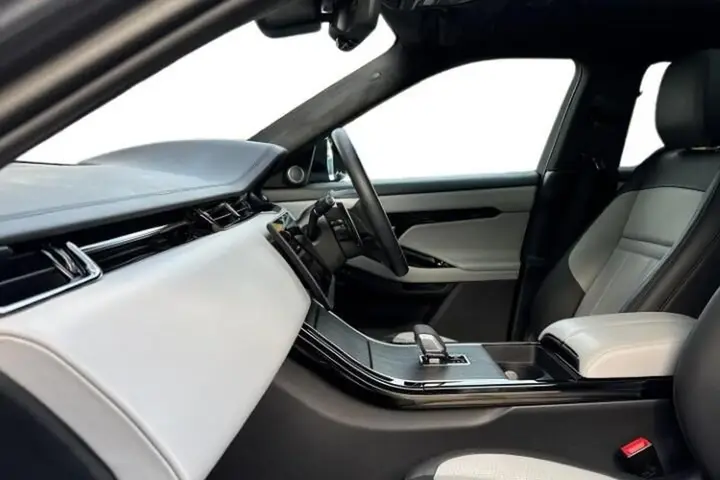 Land Rover Range Rover Evoque 2025 photo 4